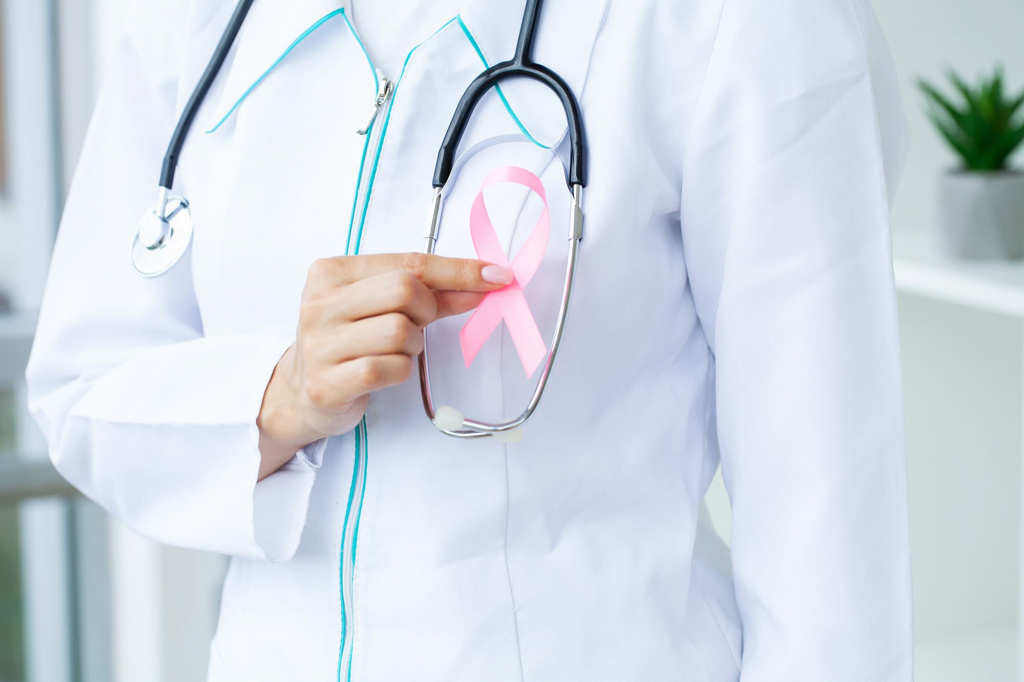 Врач маммолог